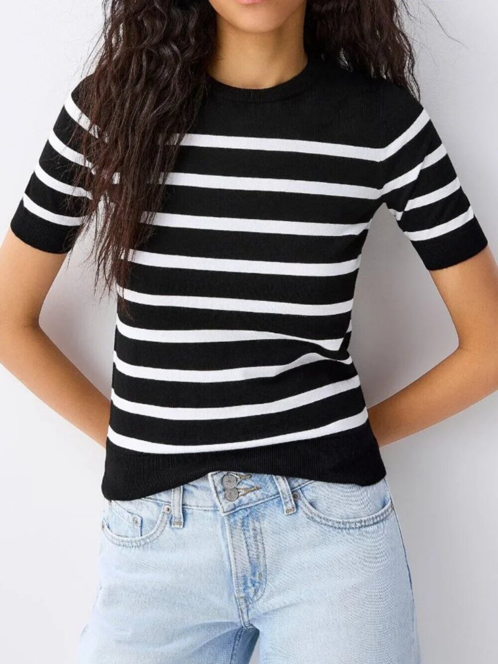NWT Fine-knit short-sleeve sweater